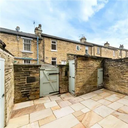 Image 9 - Albert Road, Saltaire, BD18 4NS, United Kingdom - Townhouse for sale