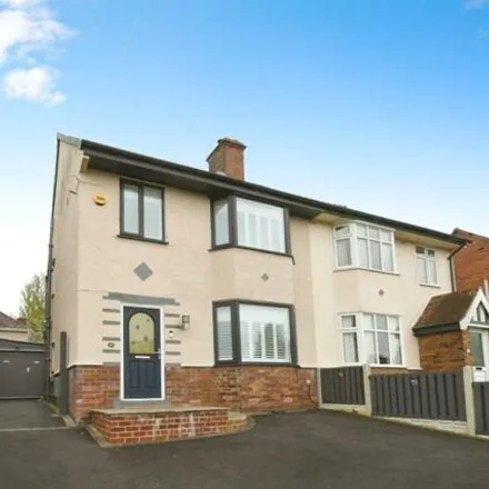 Buy this 3 bed duplex on Dunston Lane in Chesterfield, S41 8QN