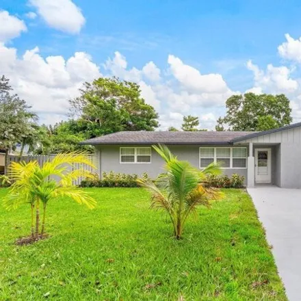 Buy this 3 bed house on 952 Southeast 28th Court in Chapel Hill, Boynton Beach