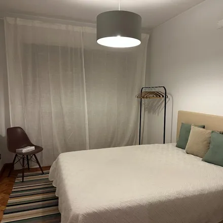 Rent this 3 bed room on unnamed road in 4169-006 Porto, Portugal