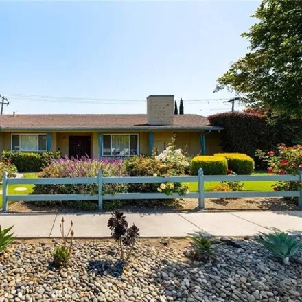Image 2 - 108 E Gainsborough Rd, Thousand Oaks, California, 91360 - House for sale