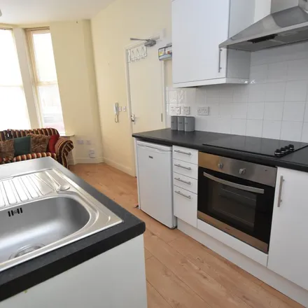 Rent this 1 bed townhouse on 52 Connaught Road in Cardiff, CF24 3PW