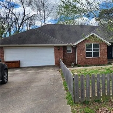Buy this 3 bed house on 15 Cumbrian Drive in Bella Vista, AR 72714