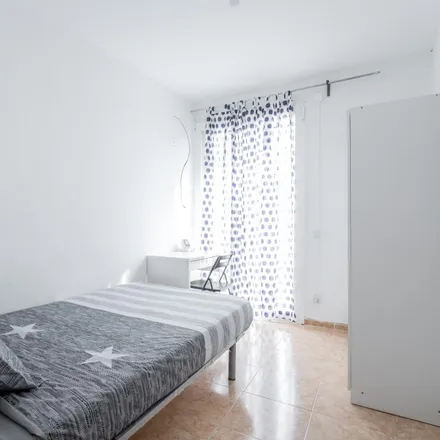 Rent this 2 bed room on Carrer de Lancaster in 12, 08001 Barcelona