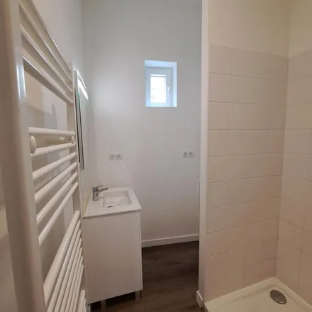 Rent this 3 bed apartment on 88 Rue Mandron in 33000 Bordeaux, France