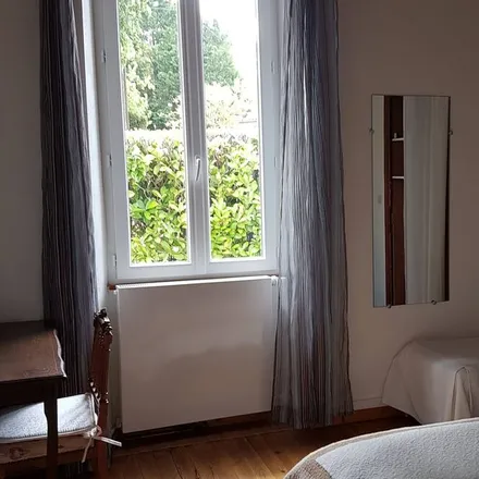 Rent this 3 bed house on 33590 Jau-Dignac-et-Loirac