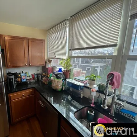 Image 6 - 332 Beacon St, Unit 3 - Apartment for rent