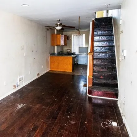 Image 3 - 526 North Robinson Street, Baltimore, MD 21205, USA - House for sale