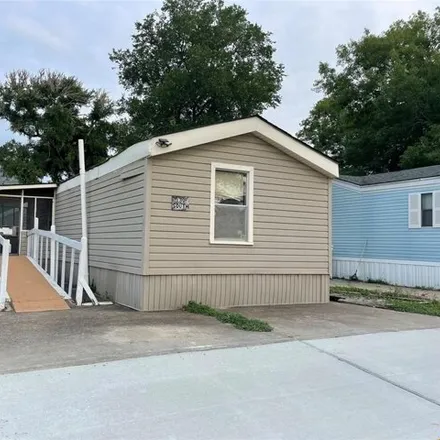 Buy this 3 bed house on The Crib in 126 North Bluebill Bay, Baytown