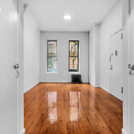 Rent this 1 bed apartment on 350 East 89th Street in New York, NY 10128