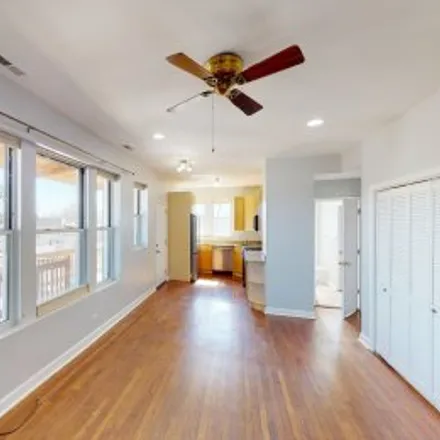 Buy this 2 bed apartment on #3r,3353 West Wilson Avenue in Far North Side, Chicago