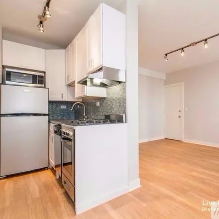 Rent this studio apartment on 511 W Belmont Ave