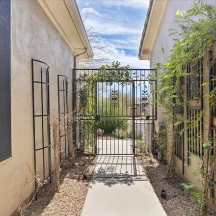 Image 3 - 42032 North Emerald Lake Drive, Phoenix, AZ 85086, USA - House for rent