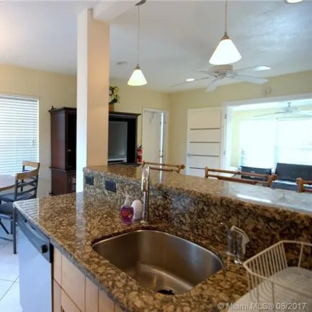 Image 6 - 4585 Poinciana Street, Lauderdale-by-the-Sea, Broward County, FL 33308, USA - House for sale