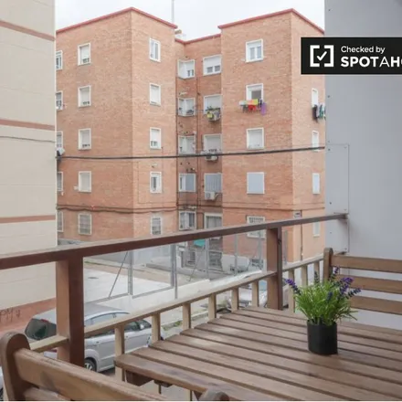 Image 8 - Calle de Domingo de Silva, 28011 Madrid, Spain - Apartment for rent