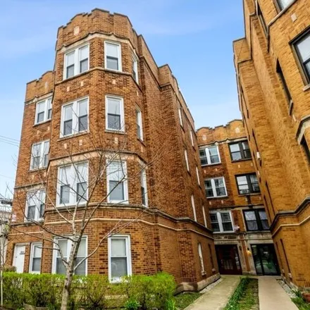 Rent this 3 bed condo on 6414-6418 North Albany Avenue in Chicago, IL 60659