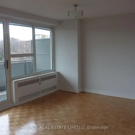 Image 4 - 10 Shallmar Boulevard, Old Toronto, ON M5N 2N1, Canada - Apartment for rent