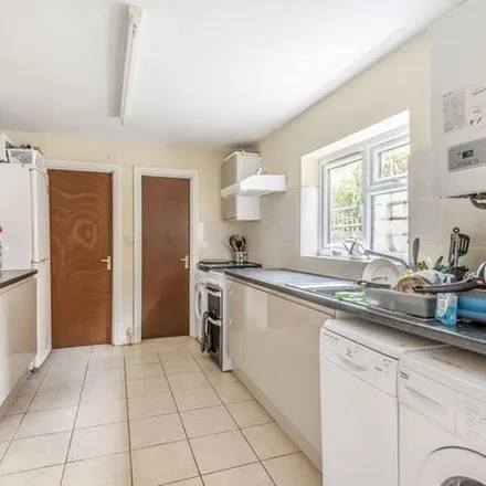 Rent this 7 bed townhouse on 102 Divinity Road in Oxford, OX4 1LW