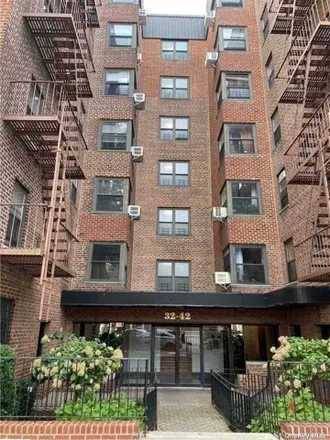 Image 1 - 32-22 92nd Street, New York, NY 11369, USA - Apartment for sale