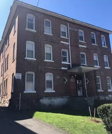 Rent this 3 bed apartment on 101 Hamilton Street in Hartford, CT 06106