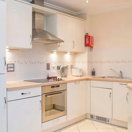 Image 3 - Woking, GU22 7PD, United Kingdom - Apartment for rent