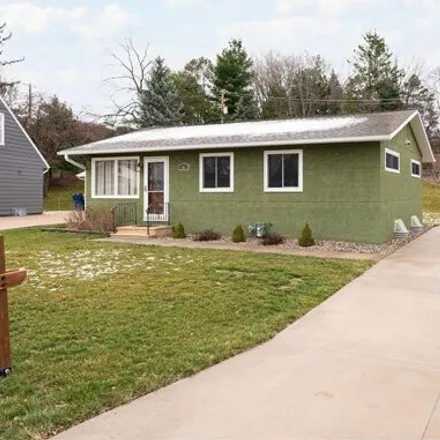 Buy this 3 bed house on 428 North 4th Street in La Crescent, MN 55947