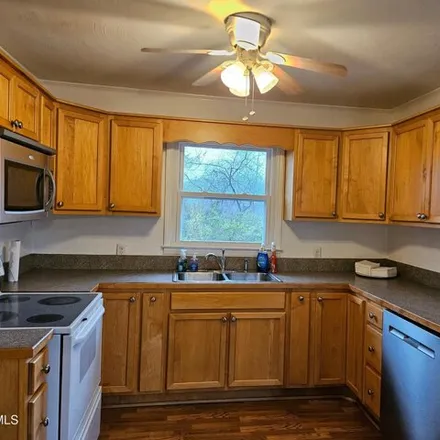 Image 7 - 299 Swords Creek Road, Honaker, Russell County, VA 24260, USA - House for sale