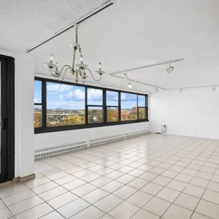 Image 5 - 10-34 166th Street, New York, NY 11357, USA - Apartment for sale
