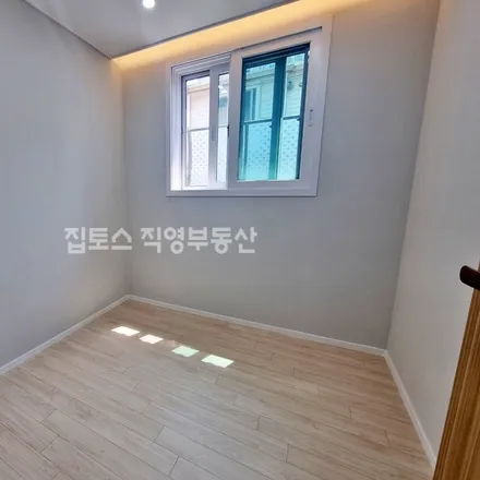 Rent this 2 bed apartment on 서울특별시 은평구 응암동 197-27