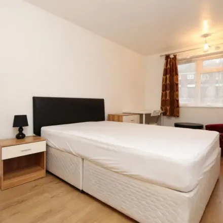 Rent this 4 bed apartment on Community Resource Centre in 200 Chargeable Lane, London