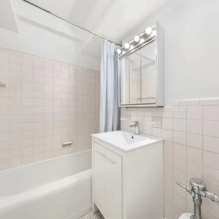 Image 7 - 200 East 36th Street, New York, NY 10016, USA - Apartment for sale