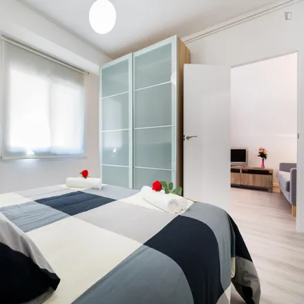 Rent this 4 bed apartment on Carrer de Viladomat in 84, 08001 Barcelona