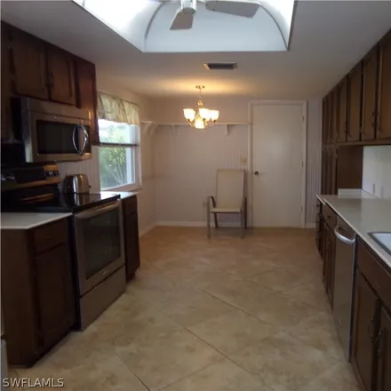 Image 2 - 4831 Tredegar Lane, Whiskey Creek, Lee County, FL 33919, USA - Townhouse for sale