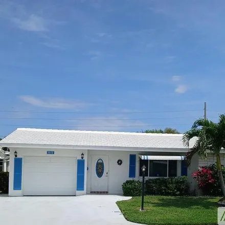 Rent this 3 bed house on 1010 SW 15th St