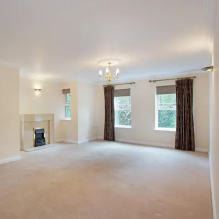 Image 3 - Silvermere Court, Caterham Valley, CR3 6HF, United Kingdom - Apartment for sale