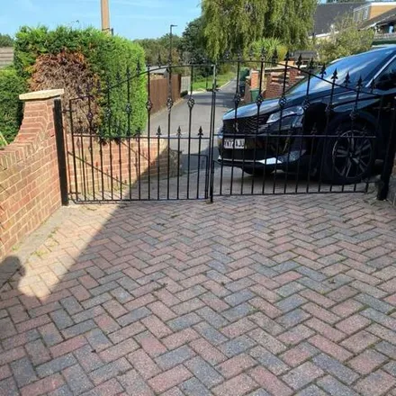 Image 3 - Milner Gate, Conisbrough, DN12 3BL, United Kingdom - House for sale