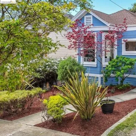 Buy this 3 bed house on 1921 East 25th Street in Oakland, CA 94622