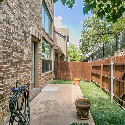 Image 7 - 2252 Salado Drive, Lewisville, TX 75067, USA - Townhouse for sale