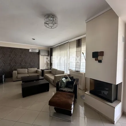 Rent this 3 bed apartment on Χαλδίας 28 in Thessaloniki, Greece