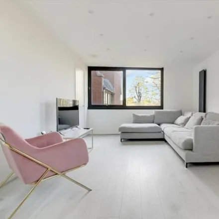 Image 1 - 84-119 Britten Close, London, NW11 7HW, United Kingdom - Apartment for sale