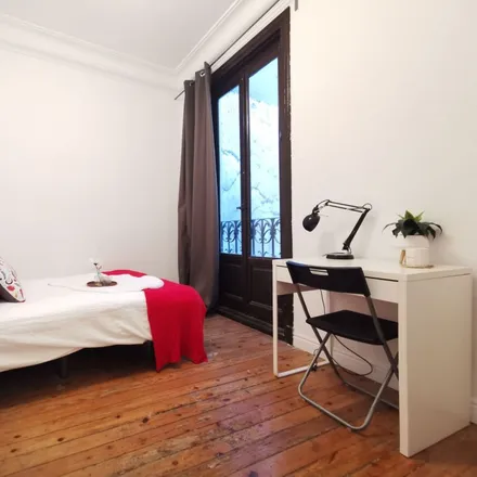 Rent this 15 bed room on Calle Preciados in 42, 28013 Madrid