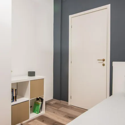 Rent this 3 bed apartment on Via San Prosdocimo 25 in 35141 Padua Province of Padua, Italy