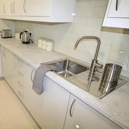 Rent this 3 bed apartment on University of Leeds in Springfield Mount, Leeds