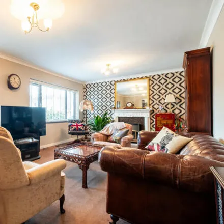 Image 2 - Forest Drive, Lytham St Annes, FY8 4QG, United Kingdom - House for sale