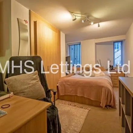 Image 5 - 104 Belle Vue Road, Leeds, LS3 1DA, United Kingdom - Apartment for rent