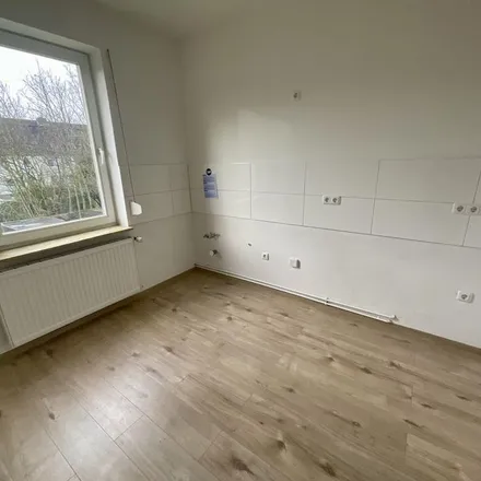 Rent this 3 bed apartment on Preußenstraße 56 in 26388 Wilhelmshaven, Germany