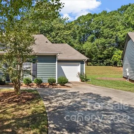 Buy this 3 bed condo on 3109 Selwyn Farms Lane in Charlotte, NC 28209