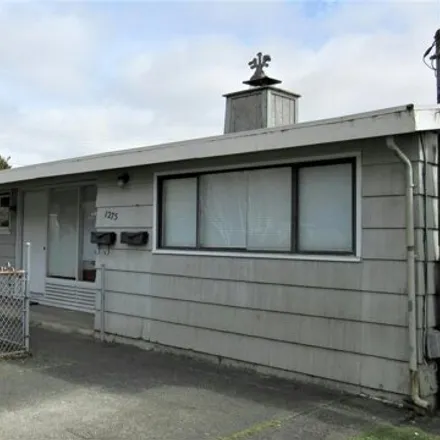 Buy this 5 bed house on 71 Beverly Drive in Sunny Brae, Arcata