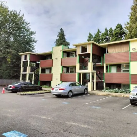 Buy this 2 bed condo on 2552 Southeast 92nd Avenue in Portland, OR 97266