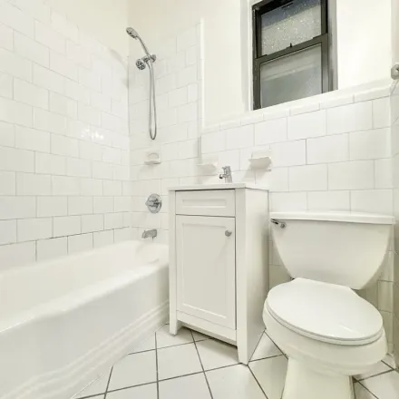 Image 3 - 232 East 83rd Street, New York, NY 10028, USA - Apartment for rent